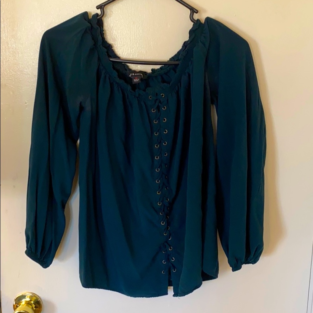 Kohl’s rock& republic brand long sleeve shirt